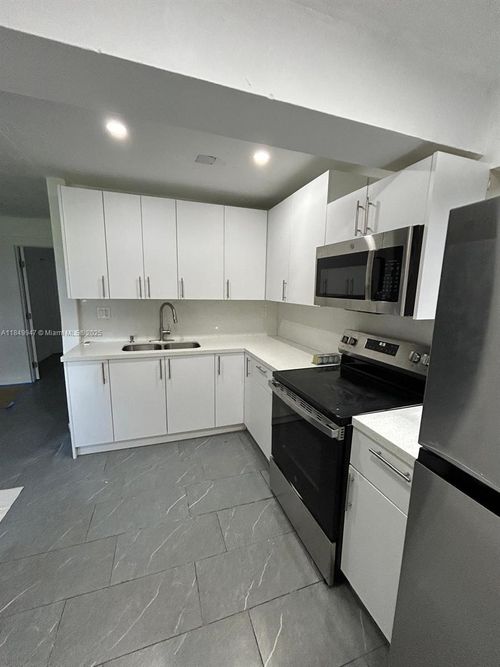 apt-3-1810 Nw 34th St, Miami, FL, 33142-6031 | Card Image