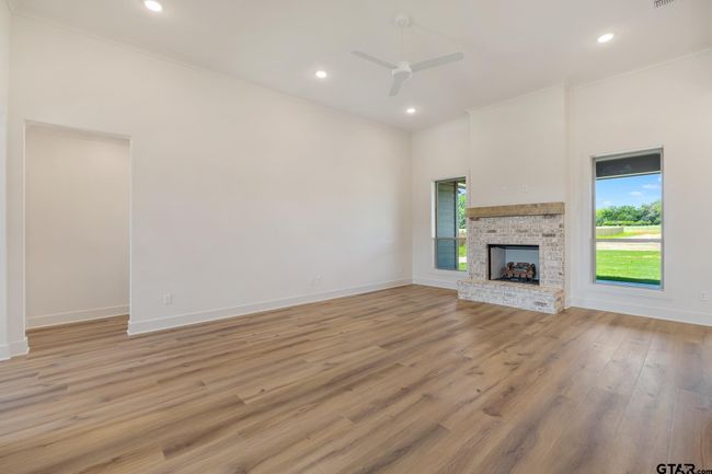 11428 Zoe Cir, House other with 4 bedrooms, 3 bathrooms and null parking in Flint TX | Image 6