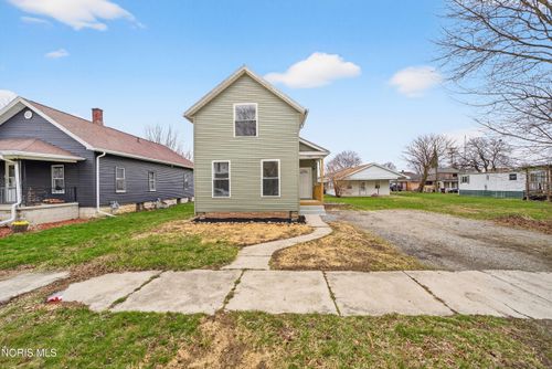 260 E 6th St, Fostoria, OH, 44830-3003 | Card Image