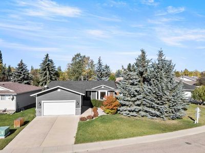 125 Aspen Way, House detached with 5 bedrooms, 3 bathrooms and 4 parking in Vulcan AB | Image 1