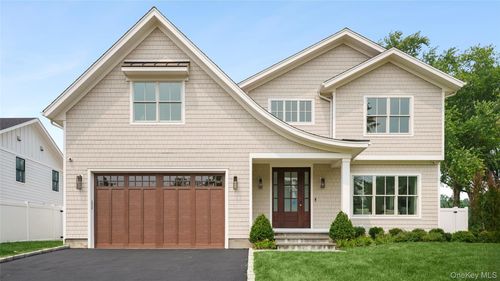 738 Motts Cove Rd N, Roslyn, NY, 11576-1034 | Card Image