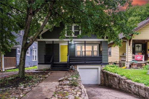 3545 Flora Ave, Kansas City, MO, 64109-2428 | Card Image