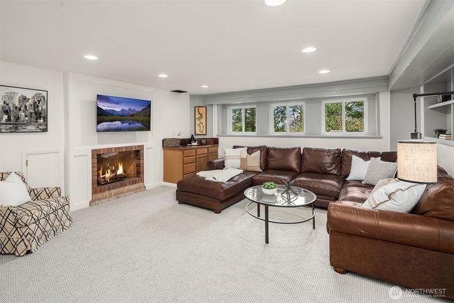 8475 Se 45 Th St, House other with 4 bedrooms, 3 bathrooms and 2 parking in Mercer Island WA | Image 22