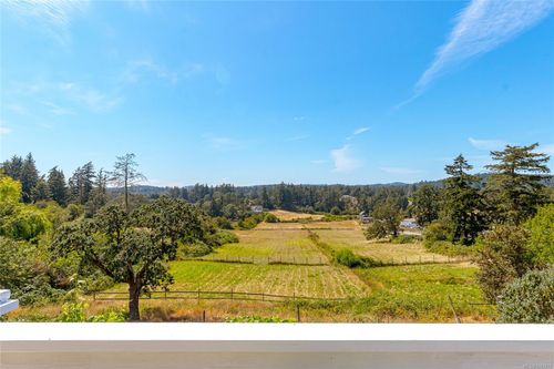 4014 Holland Ave, Saanich, BC, V8Z5K1 | Card Image