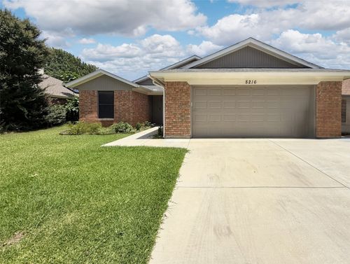 8216 Lesley Ln, Watauga, TX, 76148-1118 | Card Image