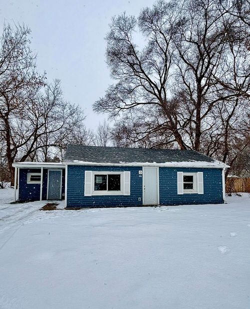 520 1st St, Charlotte, MI, 48813-2134 | Card Image