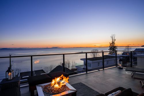 15310 Victoria Ave, White Rock, BC, V4B1G8 | Card Image