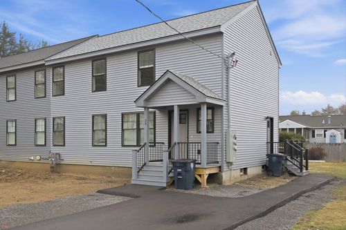 24 Daytona St, Nashua, NH, 03064-2519 | Card Image