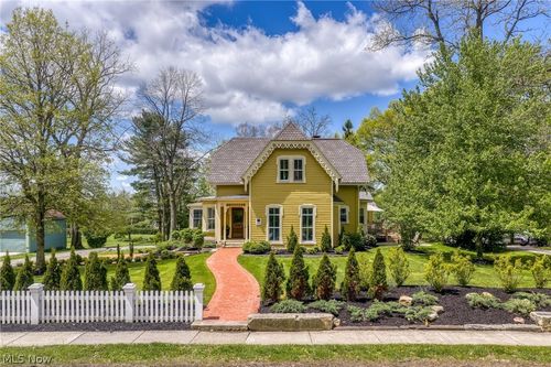374 N Main St, Hudson, OH, 44236-2246 | Card Image