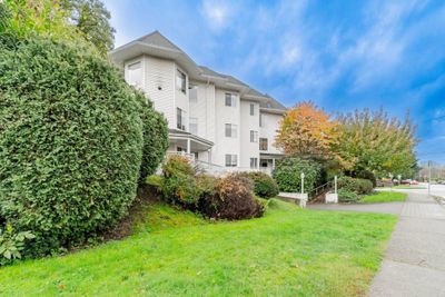 206 - 3088 Flint St, Condo with 2 bedrooms, 2 bathrooms and 1 parking in Port Coquitlam BC | Image 3