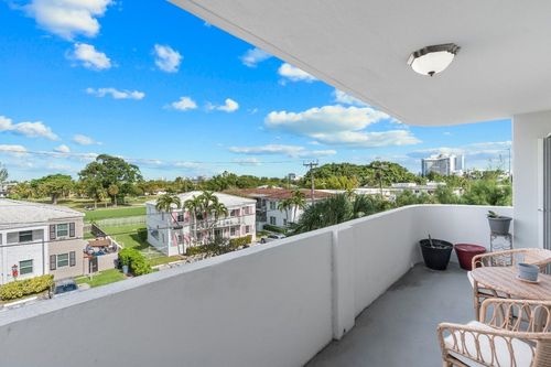 a4-130 S Shore Drive, Miami Beach, FL, 33141 | Card Image