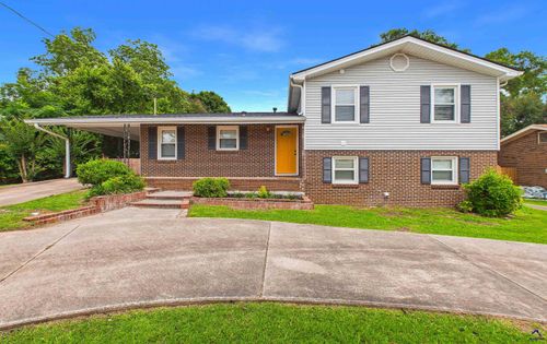 211 Kimberly Rd, Warner Robins, GA, 31088-5617 | Card Image