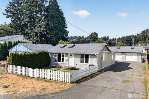 435 Harrison St, Sumner, WA, 98390-1127 | Card Image