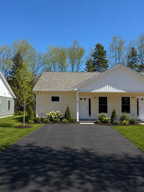 28 Lewis Street, Greenville, ME, 04441 | Card Image