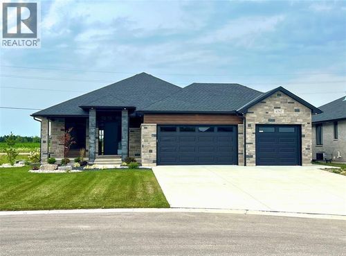 6747 Griffin Drive, Plympton Wyoming, ON, N0N1E0 | Card Image