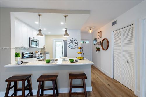 apt-105-1100 Pine Dr, Pompano Beach, FL, 33060-7429 | Card Image