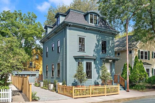 67 Inman St, Cambridge, MA, 02139-1242 | Card Image