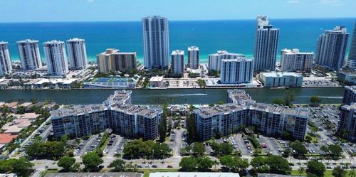 apt-825-1000 Parkview Dr, Hallandale Beach, FL, 33009-2933 | Card Image