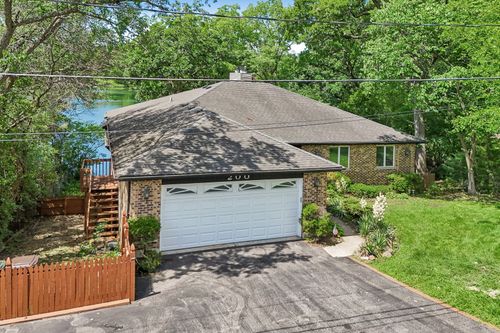 200 N Shore Dr, Oakwood Hills, IL, 60013-1006 | Card Image