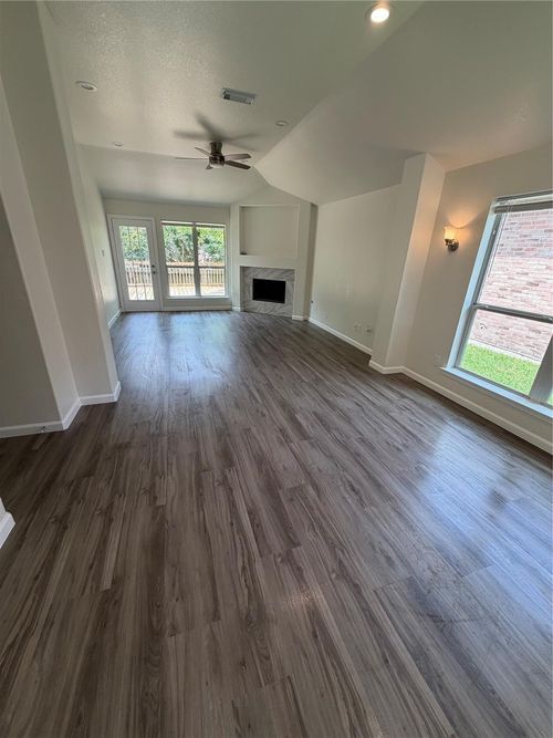 2205 Highland Crossing Dr, Conroe, TX, 77304-6801 | Card Image
