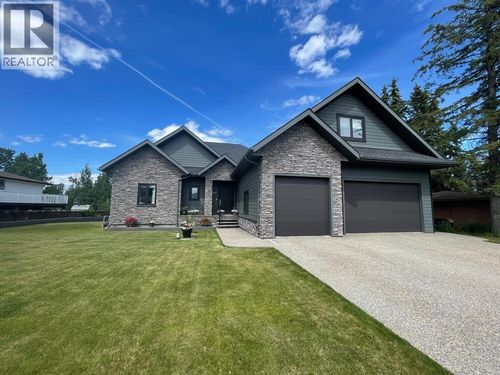 4714 Sakwatamau Dr, Whitecourt, AB, T7S1E1 | Card Image
