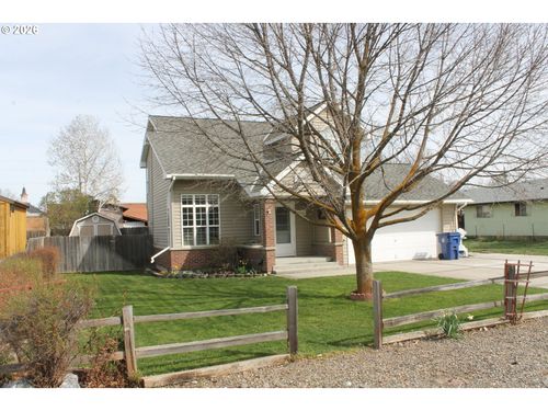2026 18th St, Baker City, OR, 97814-3237 | Card Image