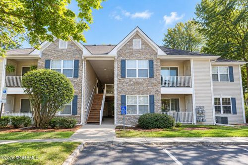 818-804 Wedgewood Cir, Belford, NJ, 07718-2307 | Card Image
