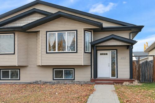 220 Jordan Parkway, Home with 4 bedrooms, 3 bathrooms and 3 parking in Red Deer AB | Card Image