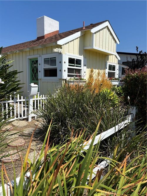 154 W Avenida Alessandro, San Clemente, CA, 92672 | Card Image