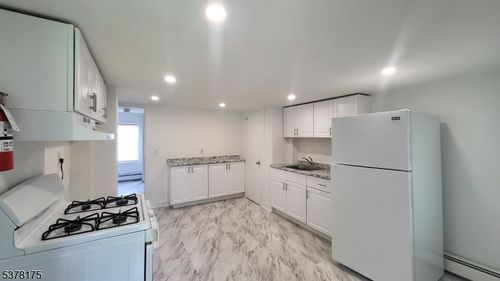 d-60 E Mcfarlan St, Dover, NJ, 07801-3554 | Card Image