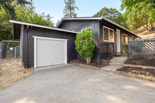 925 N 6th Ave, Gold Hill, OR, 97525-9761 | Card Image