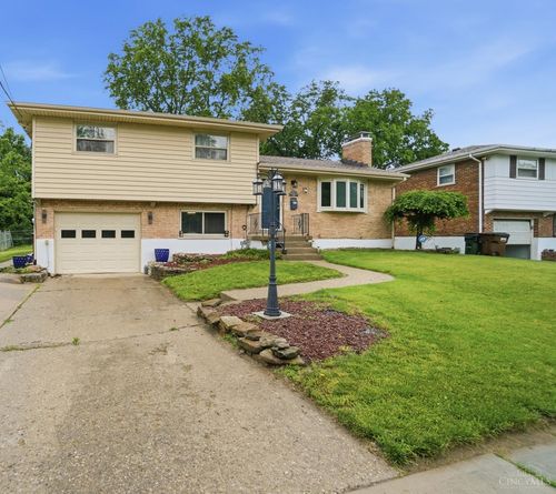 8967 Cherry Blossom Ln, Cincinnati, OH, 45231 | Card Image