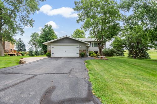 2001 Ridgewood Dr Nw, Alexandria, MN, 56308-4946 | Card Image