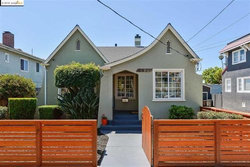 5821 Fleming Ave, Oakland, CA, 94605-1131 | Card Image