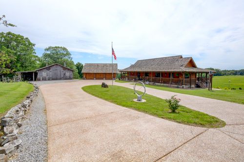 1820 Buck Smith Rd, Palmyra, TN, 37142-2311 | Card Image