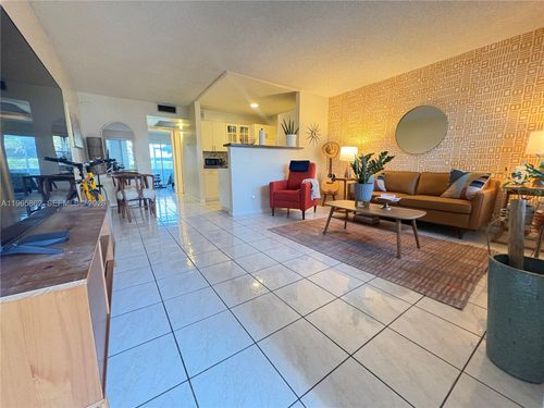 apt-110g-13250 Sw 4th Ct, Pembroke Pines, FL, 33027-1659 | Card Image