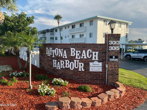 b-35-3011 N Halifax Ave, Daytona Beach, FL, 32118-3112 | Card Image