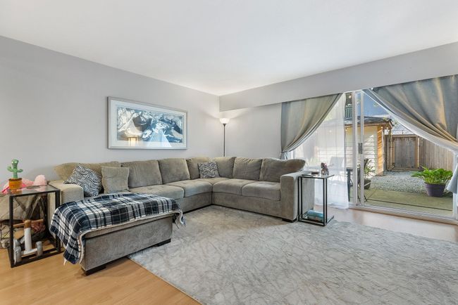 22743 Gilley Avenue, Townhouse with 3 bedrooms, 1 bathrooms and 2 parking in Maple Ridge BC | Image 13