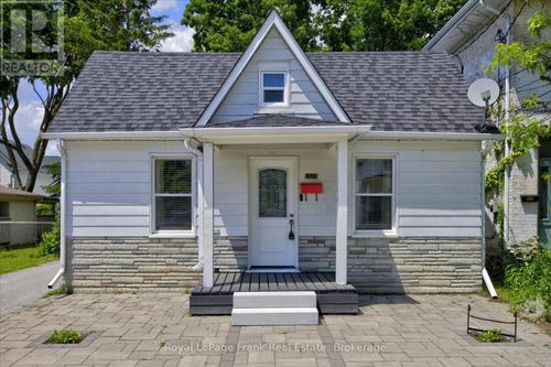 498 Hopkins Ave, Peterborough, ON, K9H2R8 | Card Image