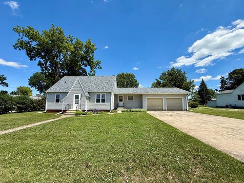 411 S Scuyler St, Pomeroy, IA, 50575-1122 | Card Image