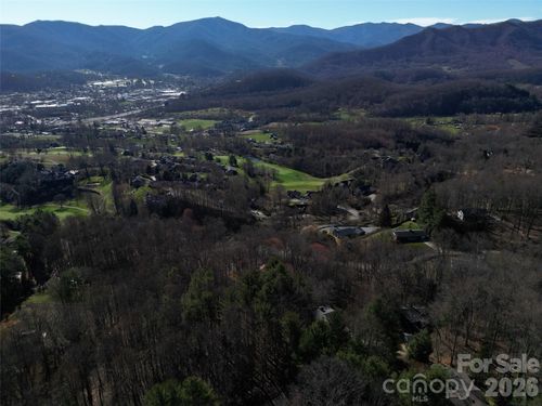 1165 Scenic Cir, Waynesville, NC, 28786-8128 | Card Image