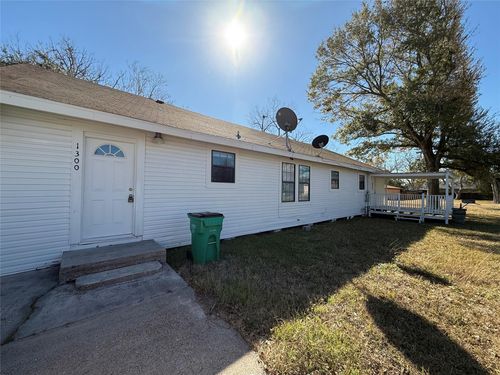 1300 N 8th St, Baytown, TX, 77520-8006 | Card Image