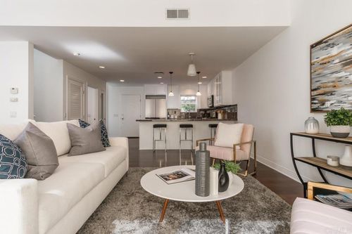 5050 Cahuenga Blvd, North Hollywood, CA, 91601-4717 | Card Image