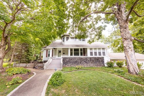 526 Forest Ave, Belleville, IL, 62220-3810 | Card Image