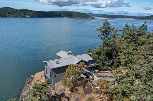 8256 Orcas Rd, Eastsound, WA, 98245 | Card Image