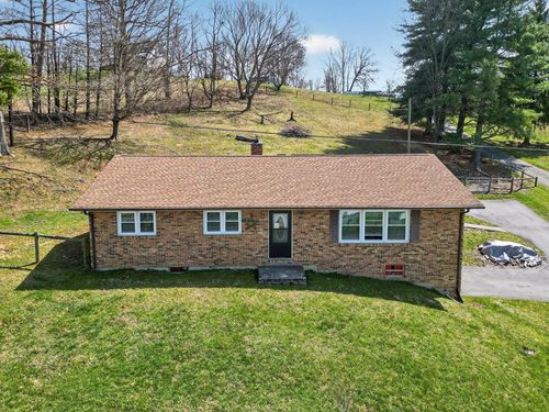 1306 W Chilhowie St, Marion, VA, 24354 | Card Image