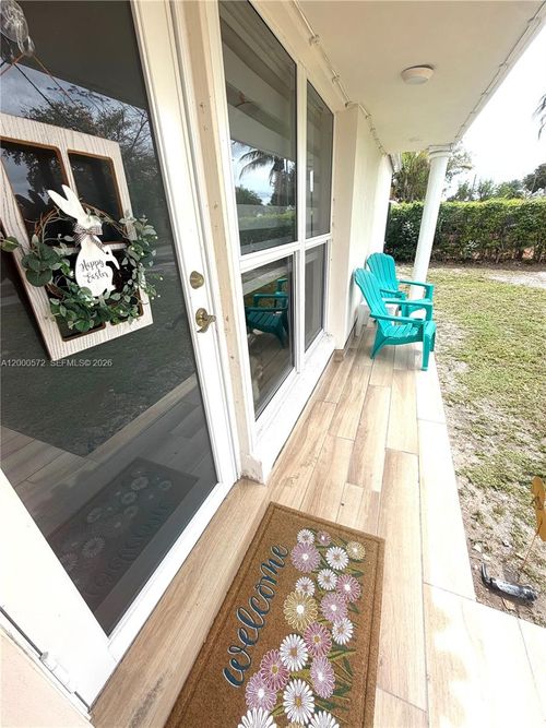 6497-6497 W 8th Ln, Hialeah, FL, 33012 | Card Image