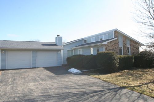 1242 Pleasant View Ct, Deer Creek, IL, 61733-9015 | Card Image