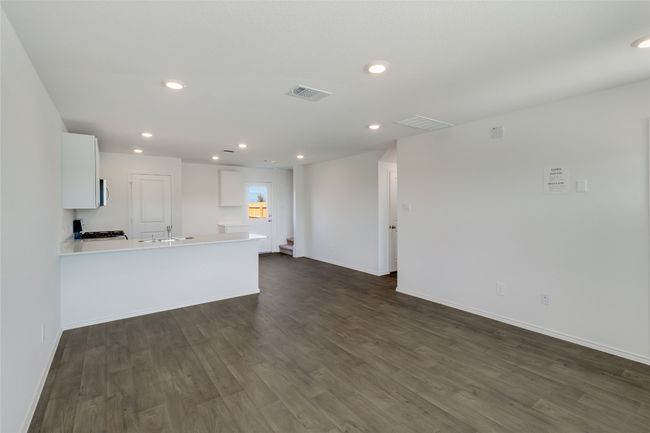 175 Safflower Dr, House other with 3 bedrooms, 3 bathrooms and null parking in Uhland TX | Image 6