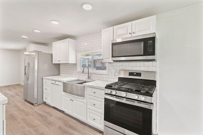 Kitchen with farm sink | Image 8